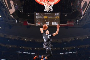 开云体育-总决赛八强战对决在即！拜仁慕尼黑演练定位球，川崎前锋密集防守应对